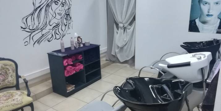 12€ από 20€ (-40%) για Ενισχυσμένο Ημιμόνιμο Pedicure στο Straz Beauty Salon στην Νίκαια.