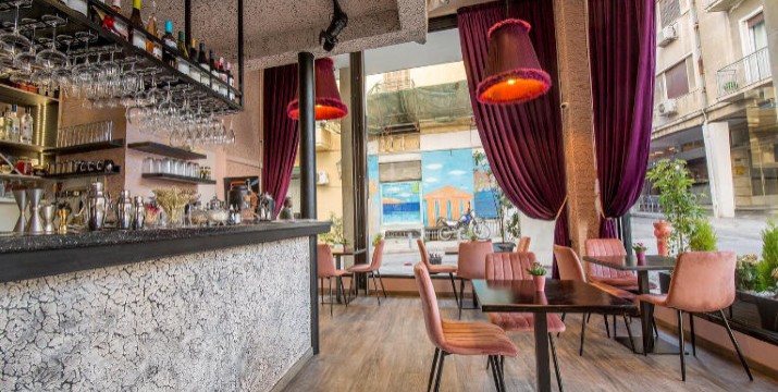 13€ από 20€ Cocktails για 2 Άτομα με Ελεύθερη Επιλογή, στο Symposio Resto Bar στο Σύνταγμα.