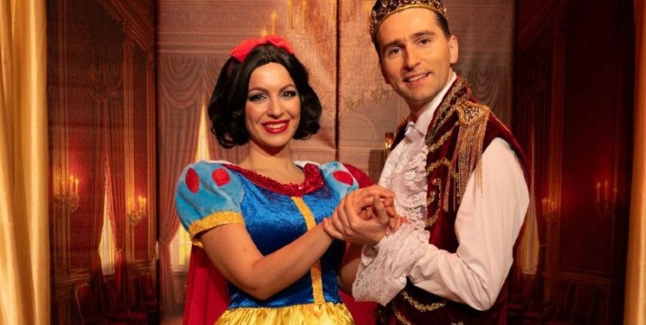 Aπό 7€ Η Παιδική Ανατρεπτική Μαγευτική Παράσταση της Γιώτας Τζουάνη «Η Χιονάτη και οι 7 Νάνοι», στο Θέατρο Αυλαία στο Πασαλιμάνι.