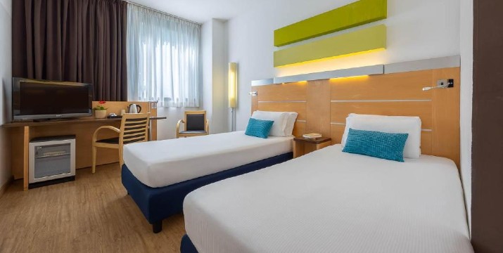 Λήγει σε 48 ώρες!!! 295€ / άτομο για 4 ήμερο (Αγ. Βαλεντίνου) στο Μιλάνο με Αεροπορικά, Φόρους και 3 Διανυκτερεύσεις με Πρωινό, στο κεντρικό 4* IH Hotels Milano Gioia, από το ταξιδιωτικό γραφείο Like 2 Travel.