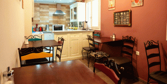 110€ για ένα 3ήμερο (2 διανυκτερεύσεις) 2 ατόμων σ' ένα από τα νεοκλασικά κτίρια του PENSION ACRONAFPLIA στα βενετσιάνικα σοκάκια του Ναυπλίου!